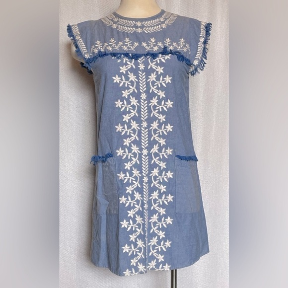 Tularosa Dresses & Skirts - Tularosa embroidered sheath dress